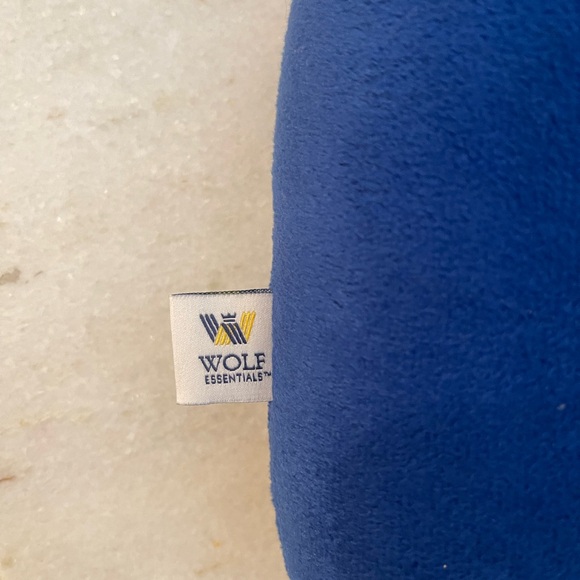 Wolf Essentials Royal Blue Neck Pillow USED - Picture 3 of 8
